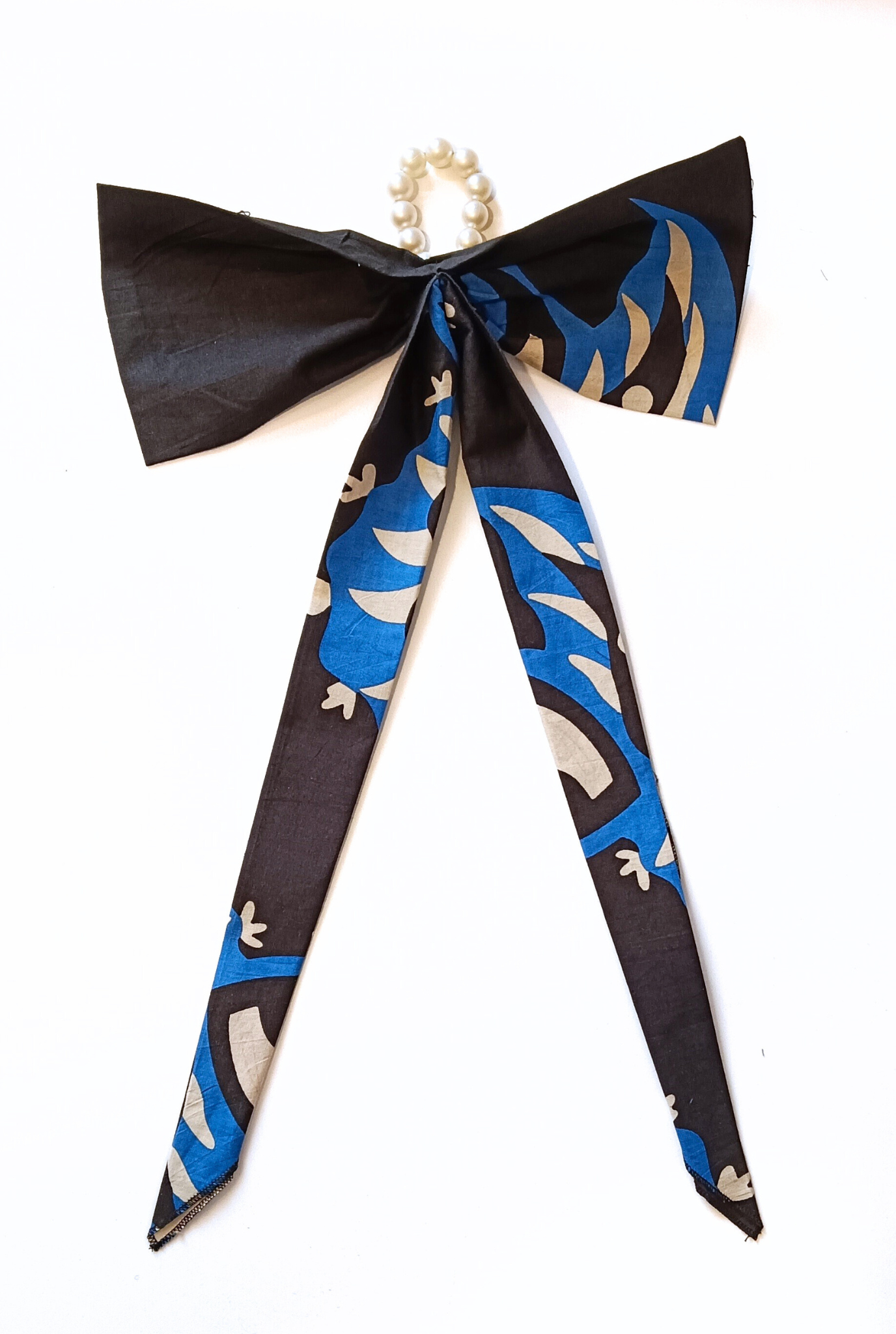 Orca Pearl Tie-Up Scrunchie