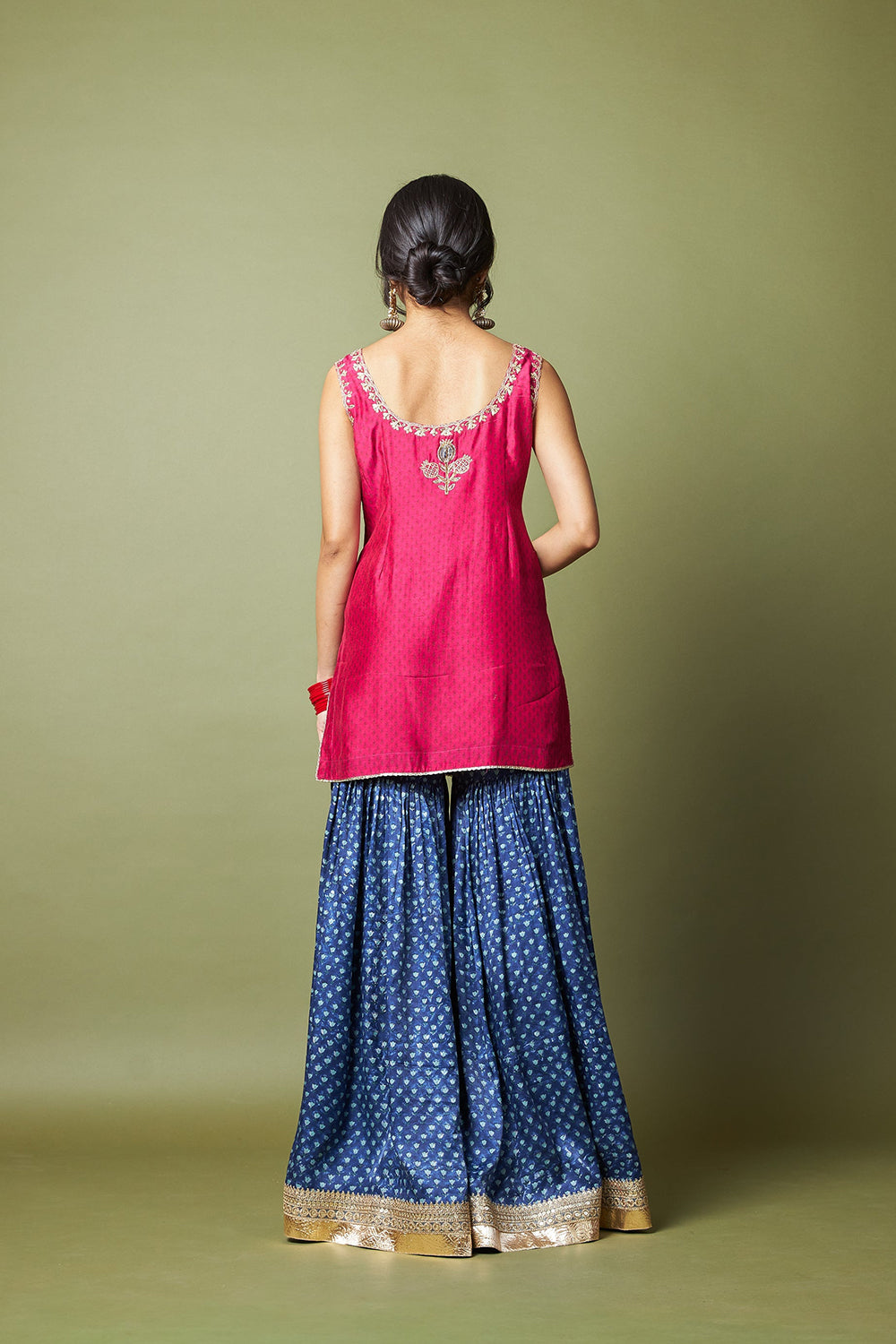 Neel Kiran Embroidered Kurta Set
