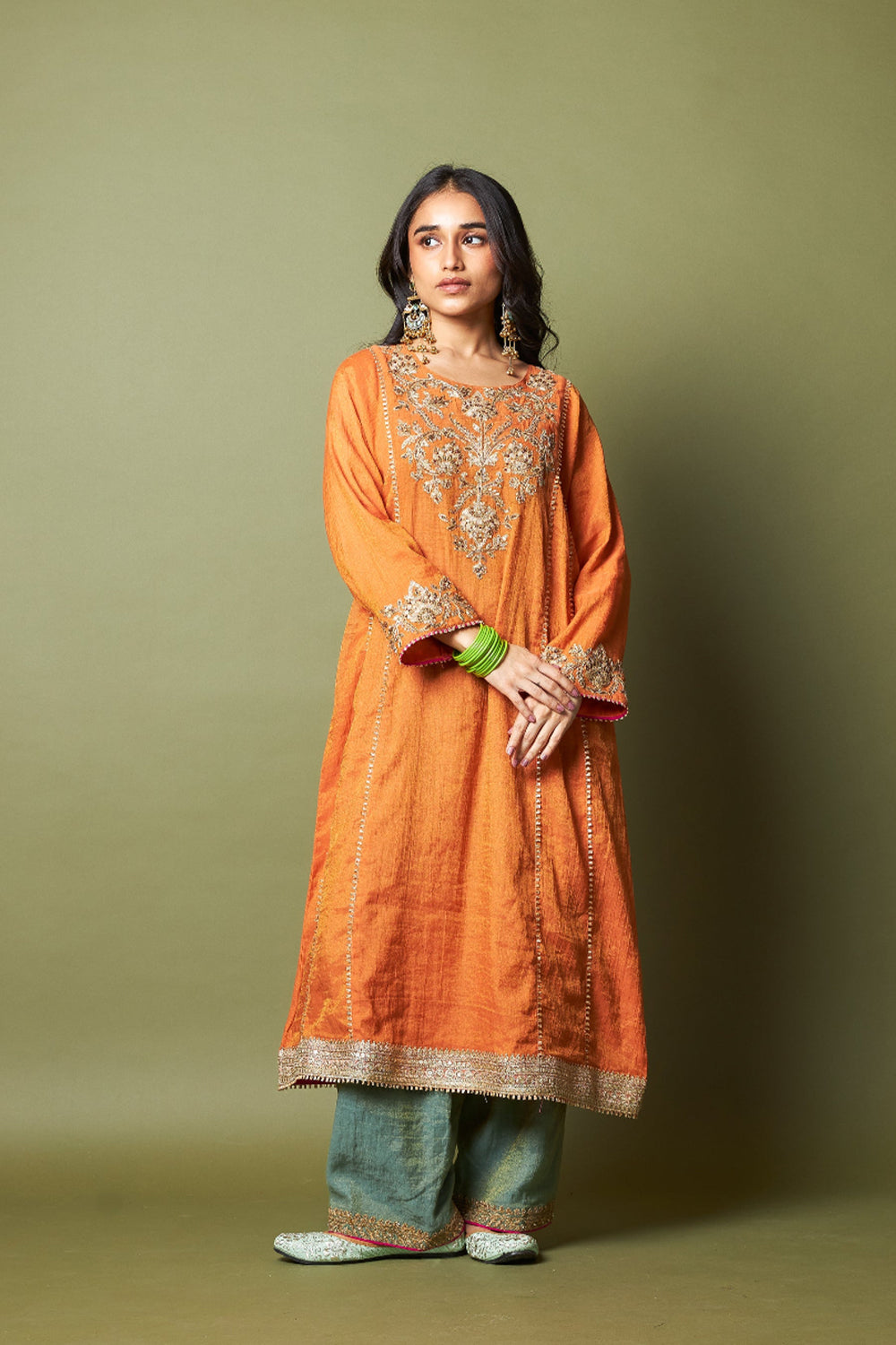 Ratnashree Embroidered Kurta Set