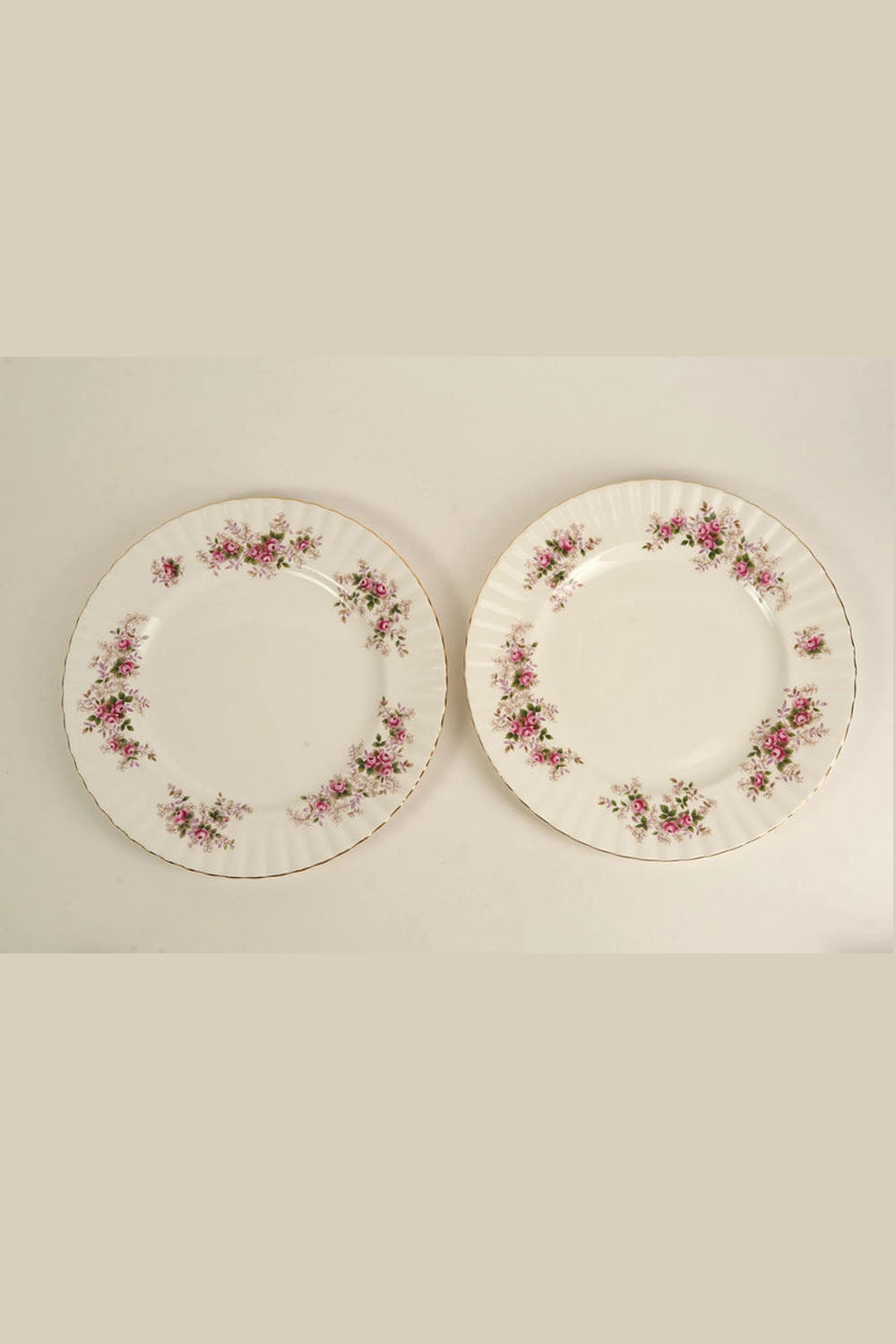Preloved Vintage Royal Albert Victoriana Rose Dinner Plates (Set of 8)