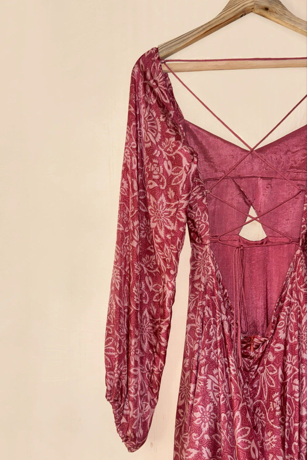 KEYHOLE DRESS