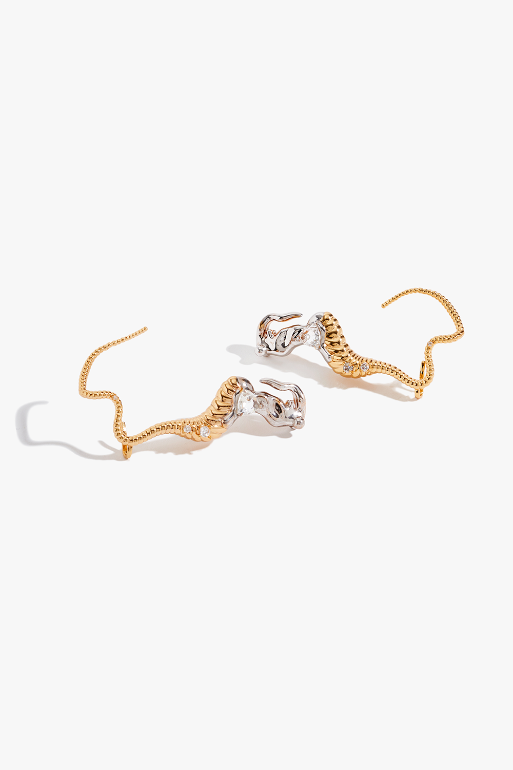 Seris Coil Ear Cuff