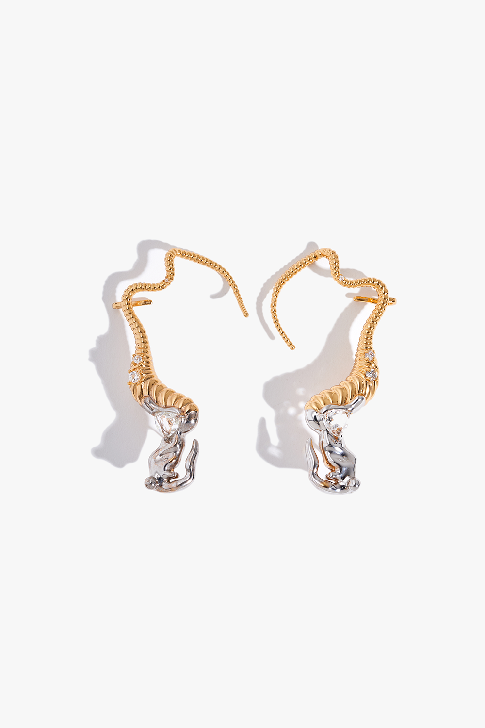 Seris Coil Ear Cuff