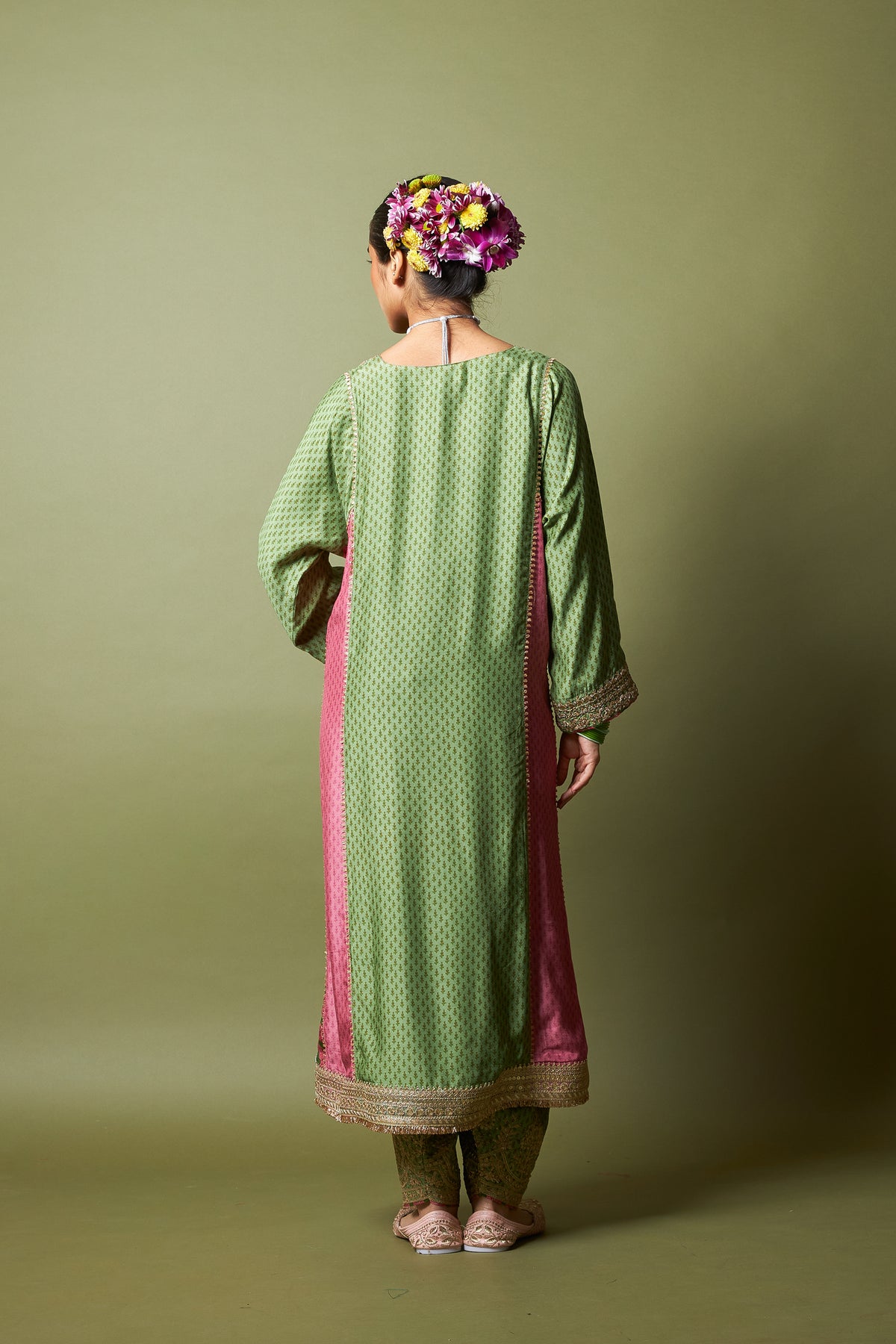 Zewara Embroidered Kurta Set
