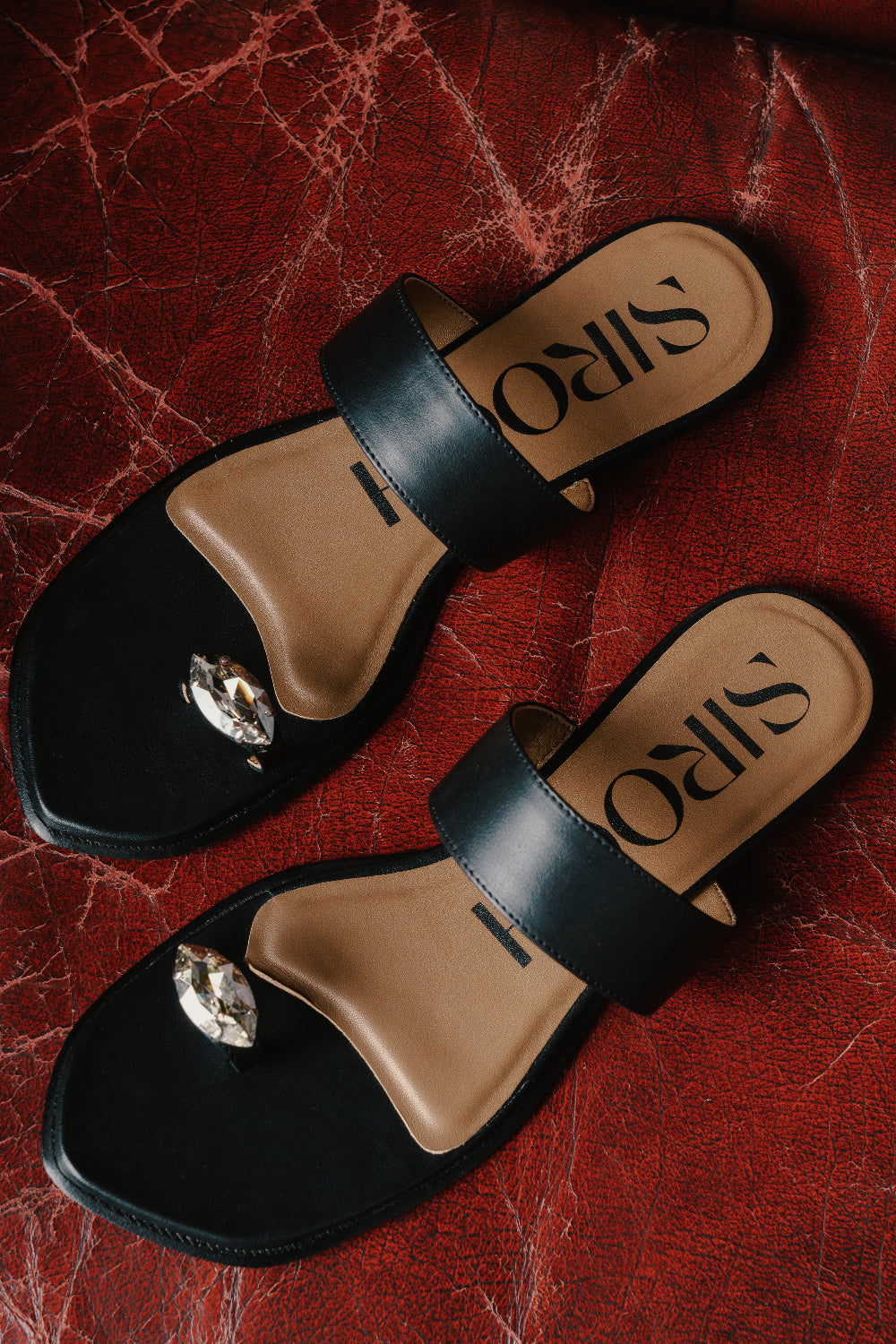Heera Flats Black