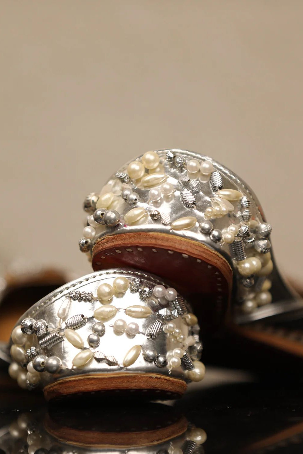 Silver Lotus Jutti