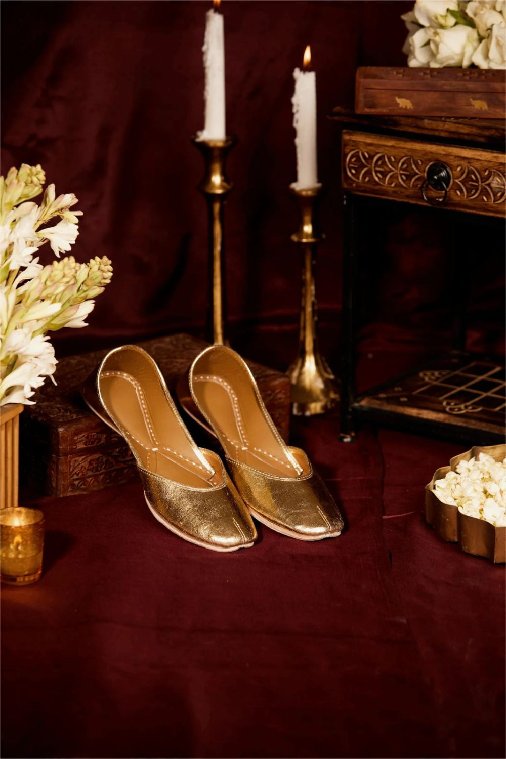 Metallic Gold Jutti