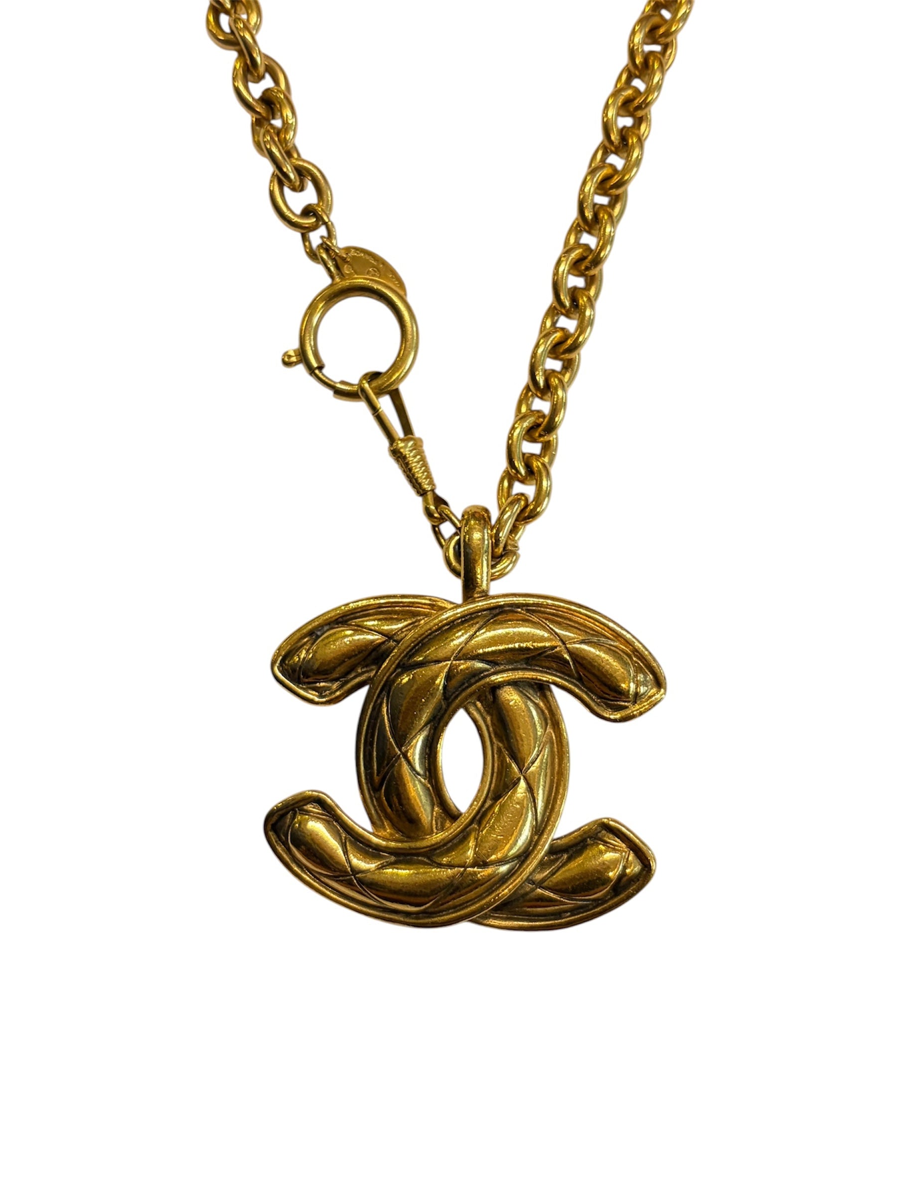 VINTAGE CHANEL QUILTED CC COCO PENDANT NECKLACE