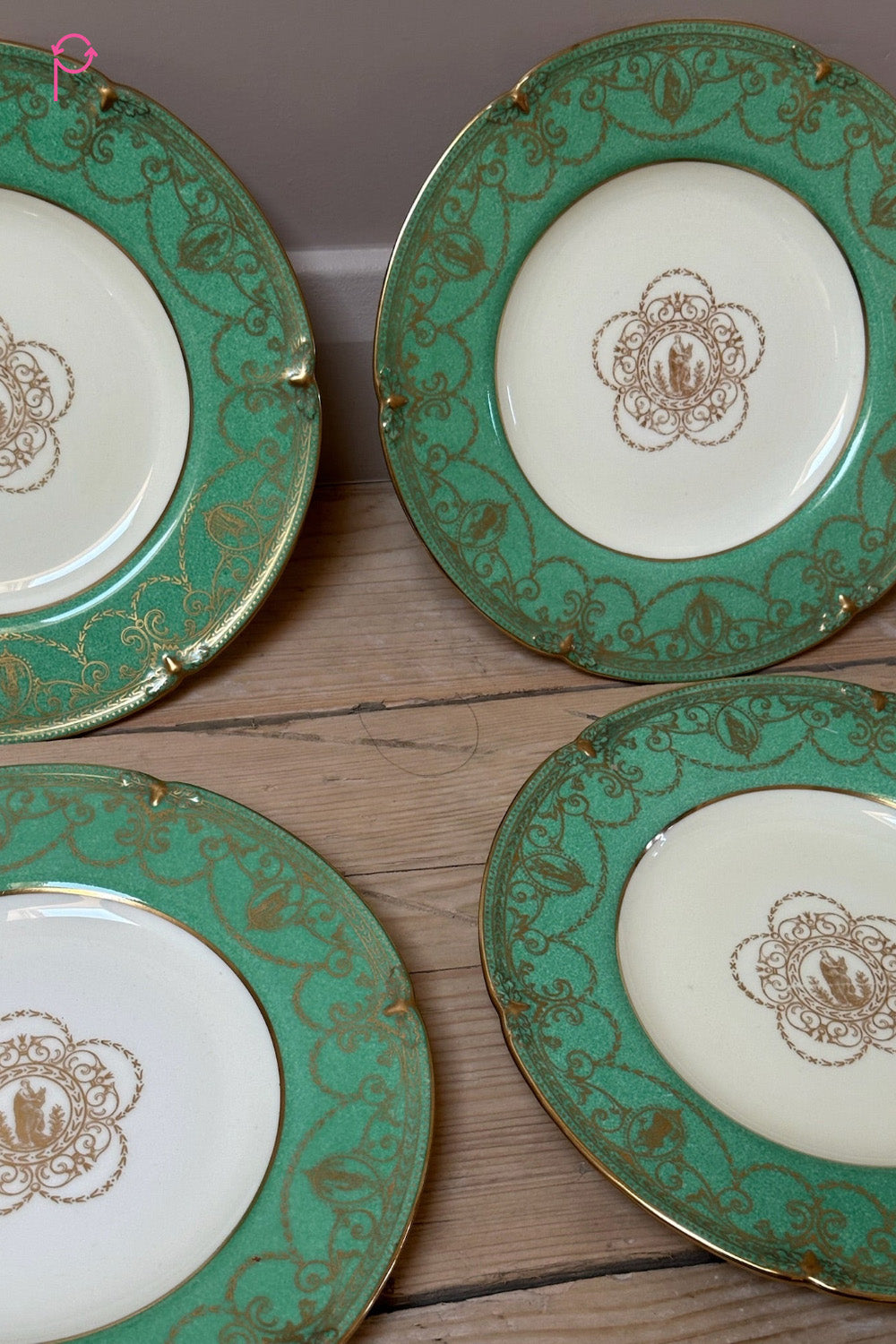 Preloved Vintage Porcelain 15-piece Wedgwood Dinner Set
