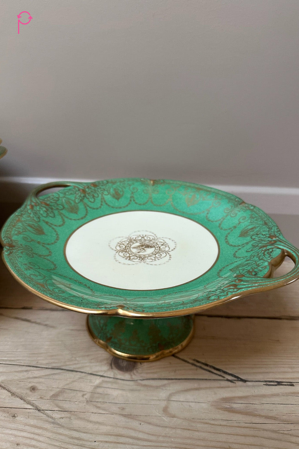 Preloved Vintage Porcelain 15-piece Wedgwood Dinner Set